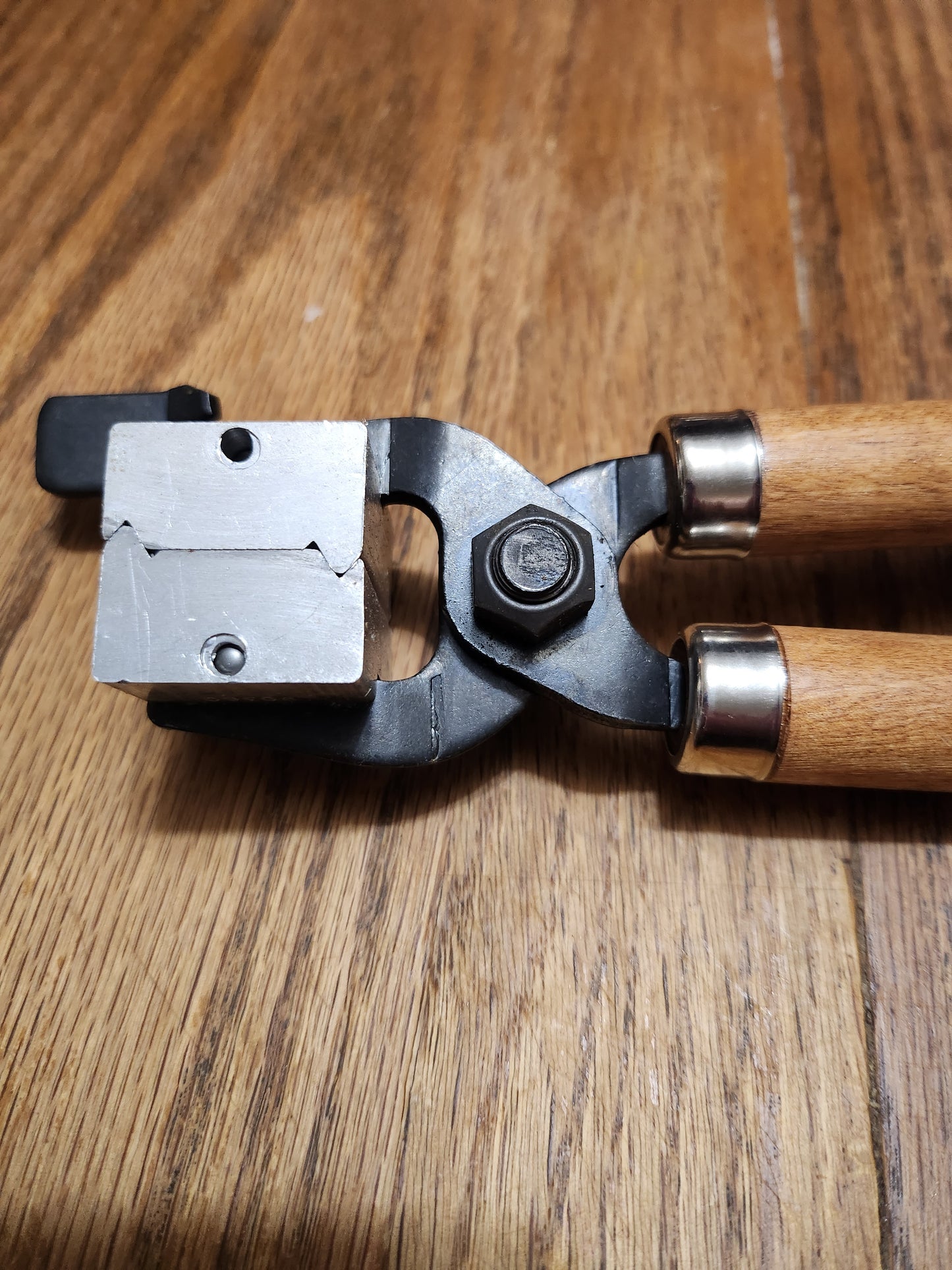 Lee Single Cavity round nose 130gr 7mm Bullet Mold