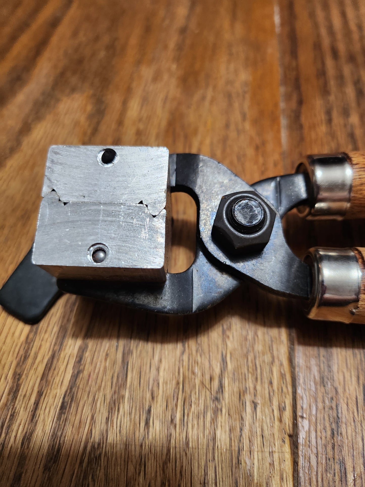 Lee Single Cavity 200gr Round Nose Bullet Mold for 308