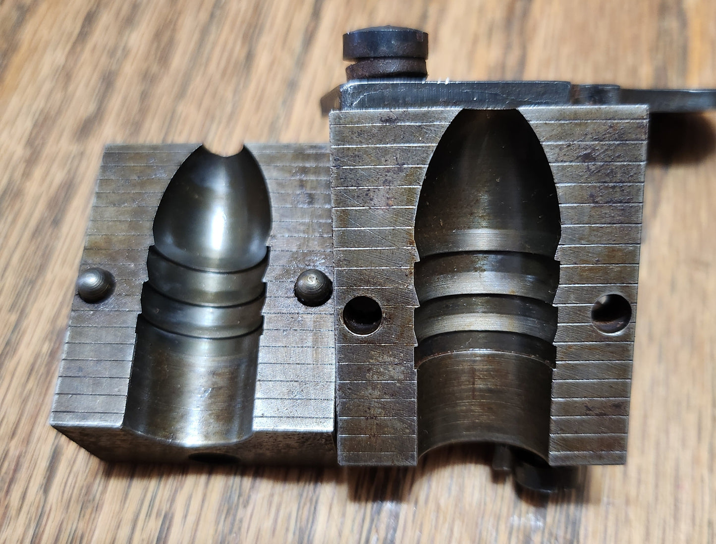 IDEAL 58 caliber Minnie 515 gr bullet mould